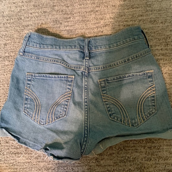 Hollister shorts - Picture 2 of 3